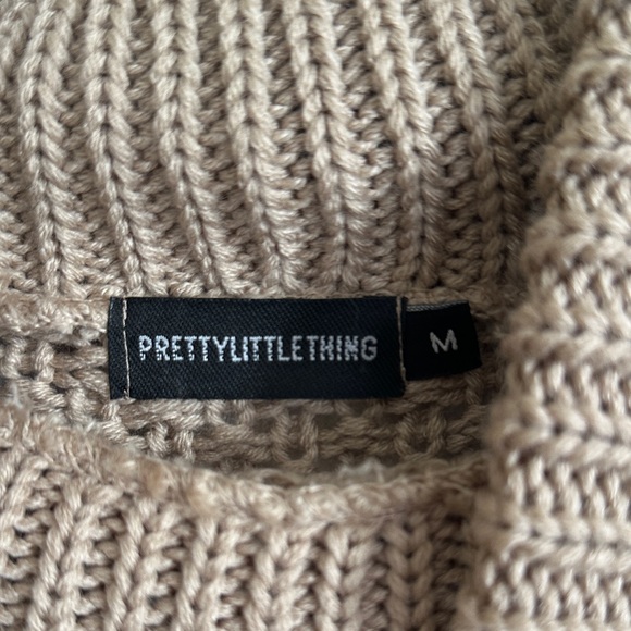 Women's Tan Turtleneck Sweater cropped - Picture 2 of 3